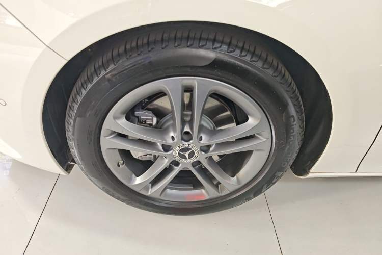Used Mercedes-Benz B-Class 2020 B 200 Sport Edition Left Front Wheel Hub