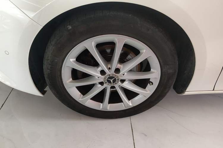 Used Mercedes-Benz B-Class 2020 B 200 Fashion Model Left Front Wheel Hub