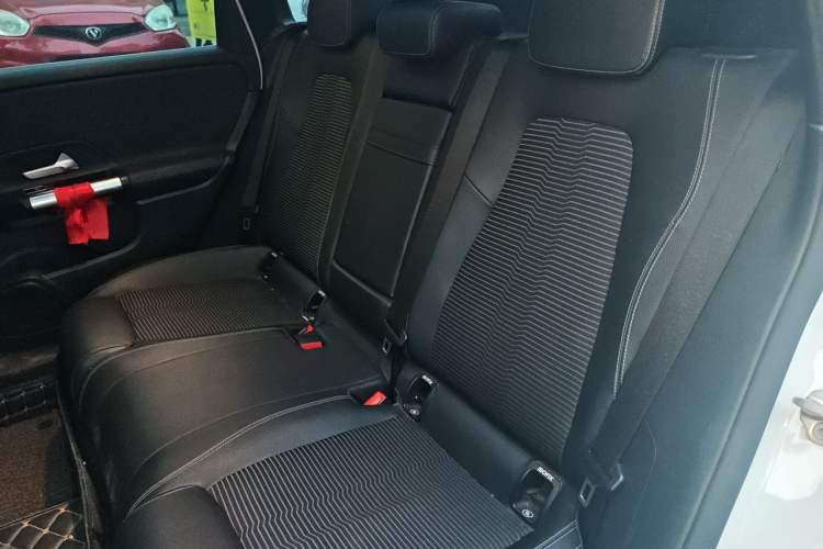 Used Mercedes-Benz B-Class 2020 B 200 Sport Edition Left Rear Seat