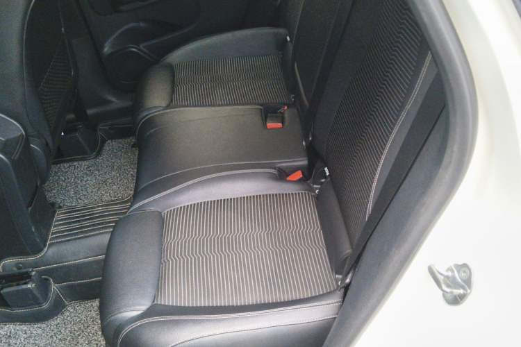 Used Mercedes-Benz B-Class 2020 B 200 Sport Edition Left Rear Seat