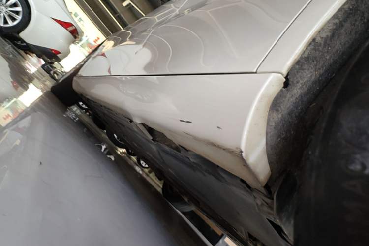 Used Mercedes-Benz B-Class 2020 B 200 Fashion Model Left Side Sill