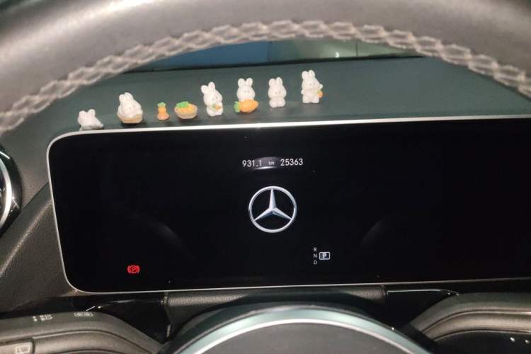 Used Mercedes-Benz B-Class 2020 B 180 Odometer Close Up