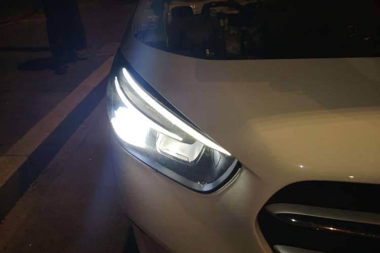 Used Mercedes-Benz B-Class 2020 B 200 Sport Edition Right Front Headlight