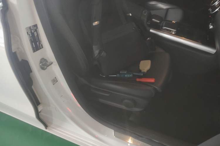 Used Mercedes-Benz B-Class 2020 B 200 Sport Edition Right Front Seat