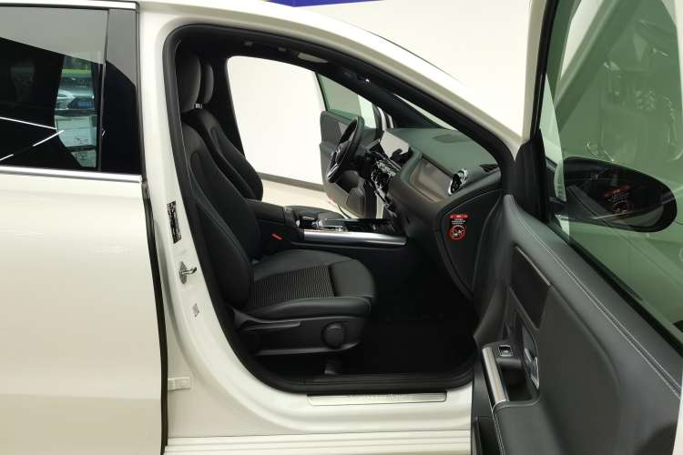 Used Mercedes-Benz B-Class 2020 B 180 Right Front Seat