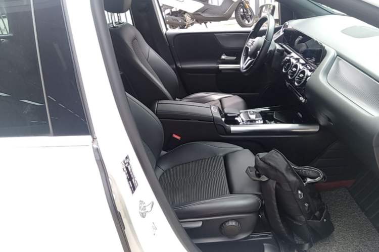 Used Mercedes-Benz B-Class 2020 B 180 Right Front Seat