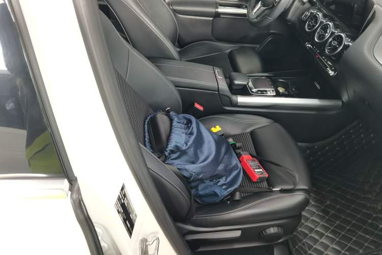 Used Mercedes-Benz B-Class 2020 B 200 Sport Edition Right Front Seat
