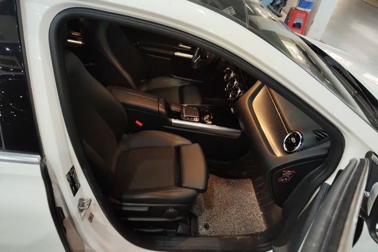 Used Mercedes-Benz B-Class 2020 B 200 Sport Edition Right Front Seat