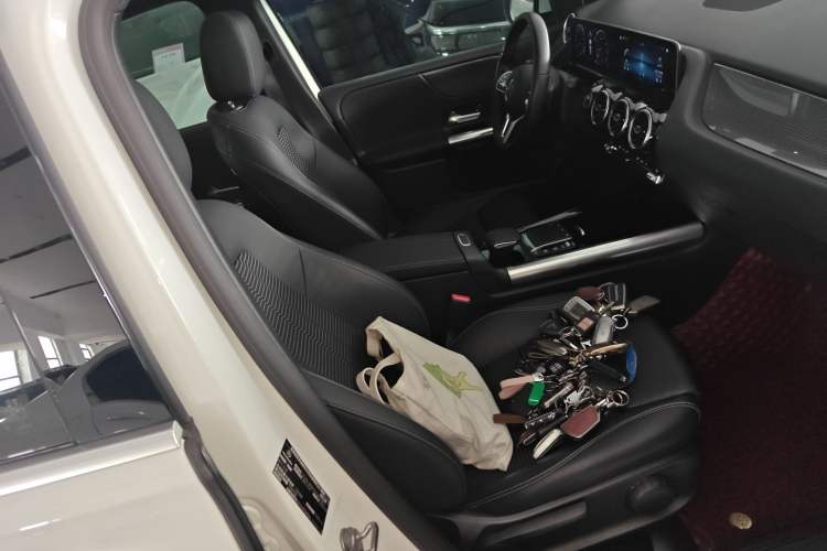 Used Mercedes-Benz B-Class 2020 B 200 Sport Edition Right Front Seat