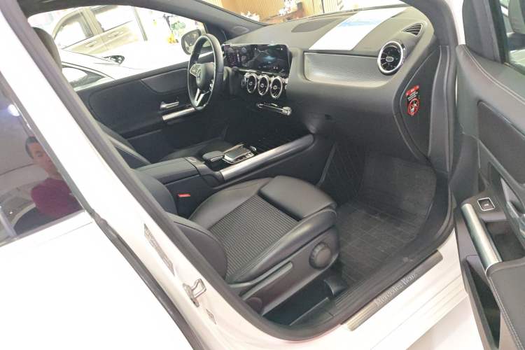 Used Mercedes-Benz B-Class 2020 B 200 Sport Edition Right Front Seat