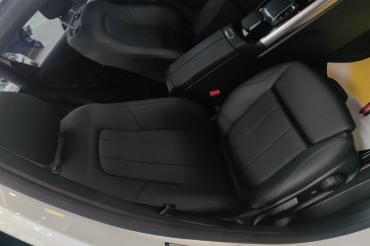 Used Mercedes-Benz B-Class 2020 B 200 Fashion Model Right Front Seat