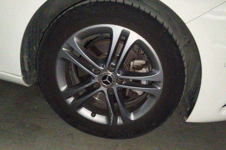 Used Mercedes-Benz B-Class 2020 B 200 Sport Edition Right Front Wheel Hub