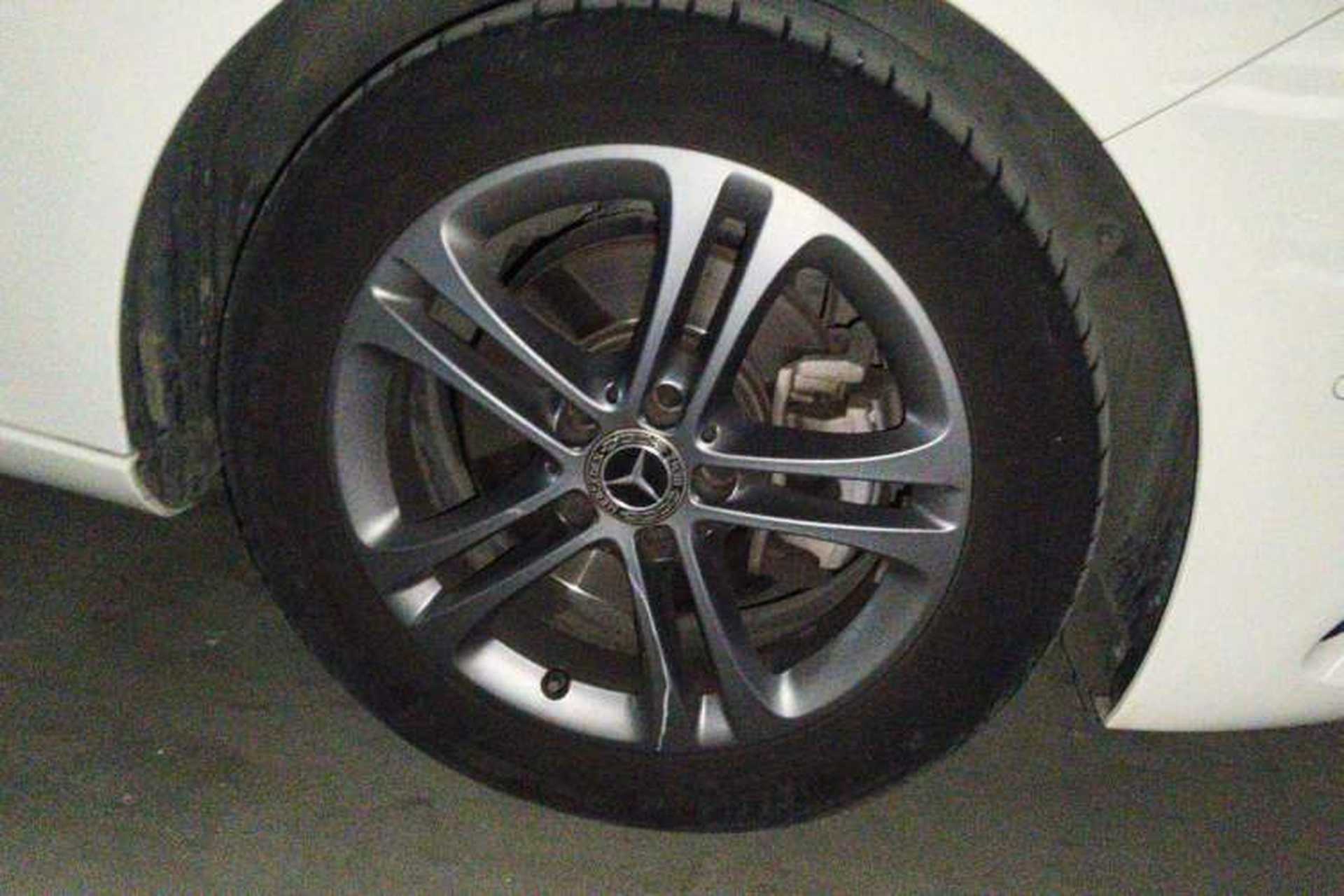 Used Mercedes-Benz B-Class 2020 B 200 Sport Edition Right Front Wheel Hub