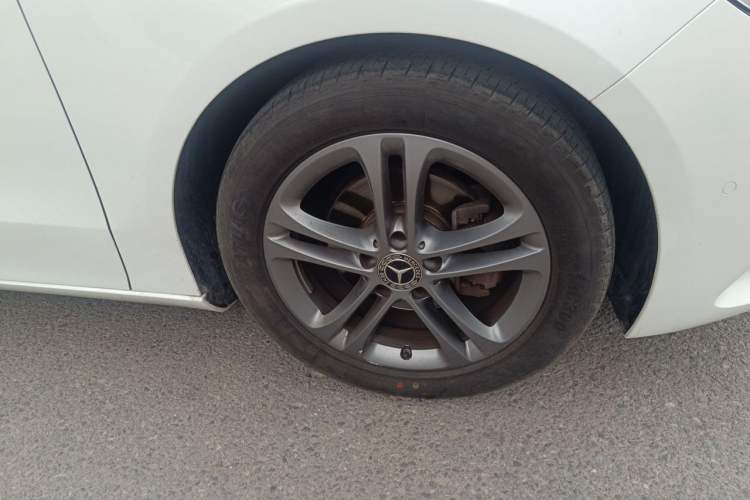 Used Mercedes-Benz B-Class 2020 B 180 Right Front Wheel Hub