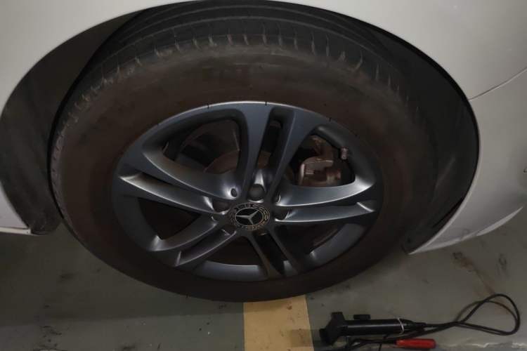 Used Mercedes-Benz B-Class 2020 B 180 Right Front Wheel Hub