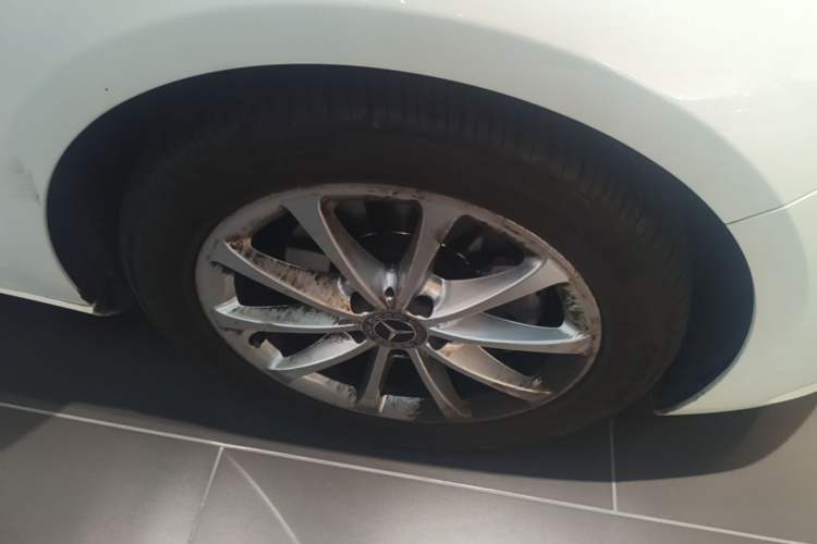 Used Mercedes-Benz B-Class 2020 B 200 Sport Edition Right Front Wheel Hub