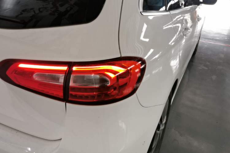 Used Mercedes-Benz B-Class 2020 B 180 Right Rear Taillight