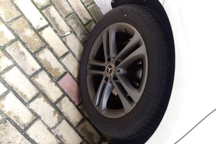 Used Mercedes-Benz B-Class 2020 B 180 Right Rear Wheel Hub