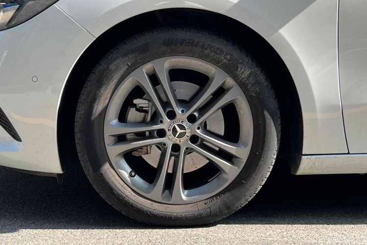 Used Mercedes-Benz B-Class 2020 B 200 Sport Edition Right Rear Wheel Hub