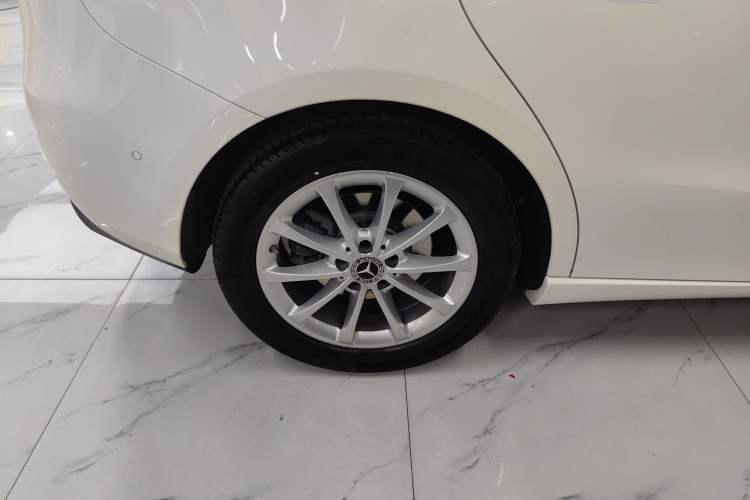 Used Mercedes-Benz B-Class 2020 B 200 Fashion Model Right Rear Wheel Hub