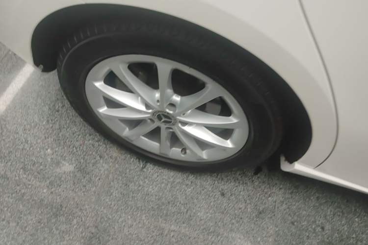 Used Mercedes-Benz B-Class 2020 B 200 Fashion Model Right Rear Wheel Hub