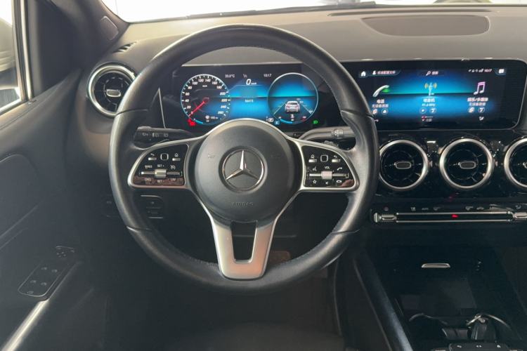 Used Mercedes-Benz B-Class 2020 B 200 Sport Edition Steering Wheel