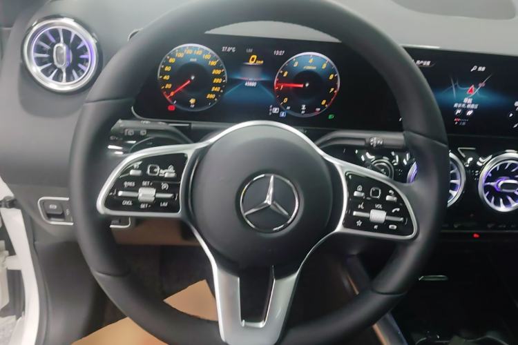 Used Mercedes-Benz B-Class 2020 B 200 Fashion Model Steering Wheel