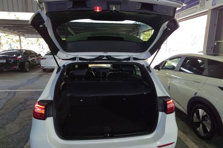 Used Mercedes-Benz B-Class 2020 B 180 Trunk