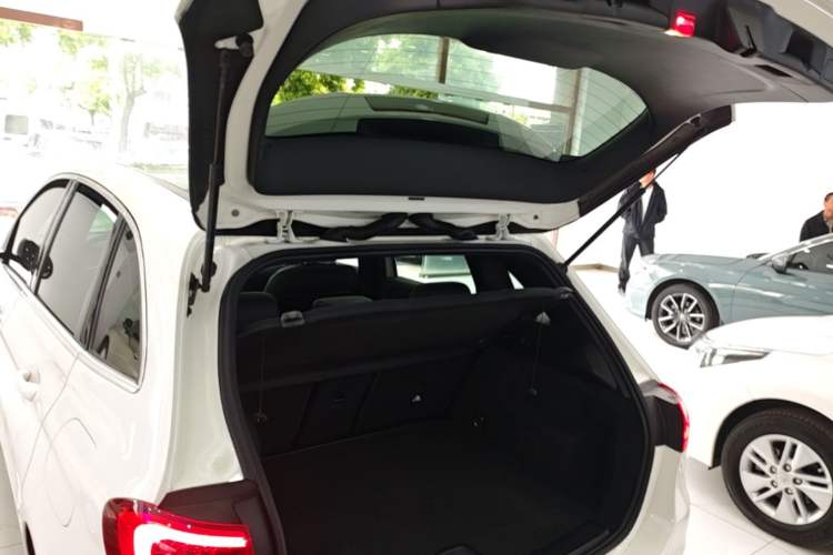 Used Mercedes-Benz B-Class 2020 B 200 Fashion Model Trunk