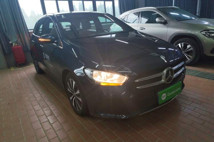 Used Mercedes-Benz B-Class 2021 B 180 Fashion Model Exterior 2