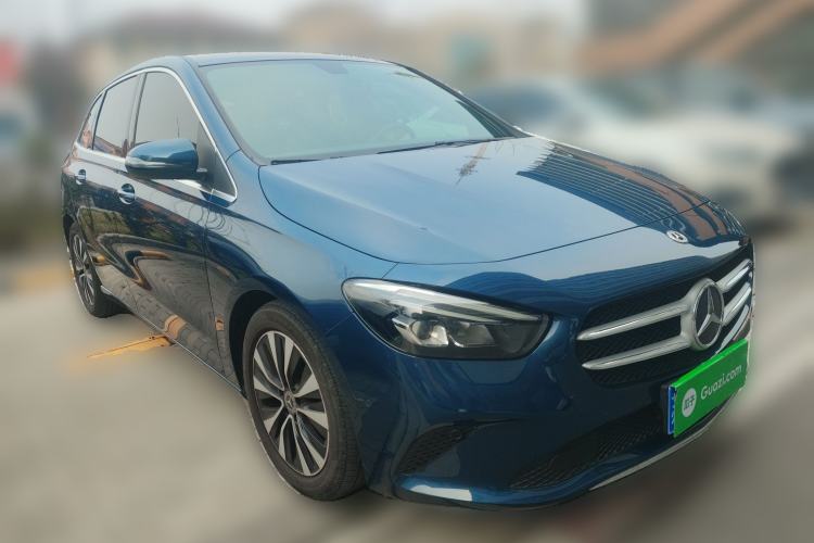Used Mercedes-Benz B-Class 2021 B 200 Sport Edition Front Right 45 Deg