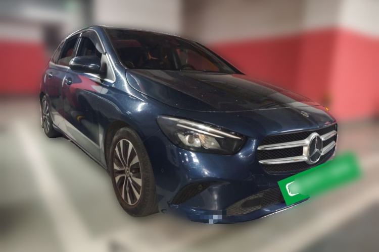 Used Mercedes-Benz B-Class 2021 B 200 Sport Edition Front Right 45 Deg