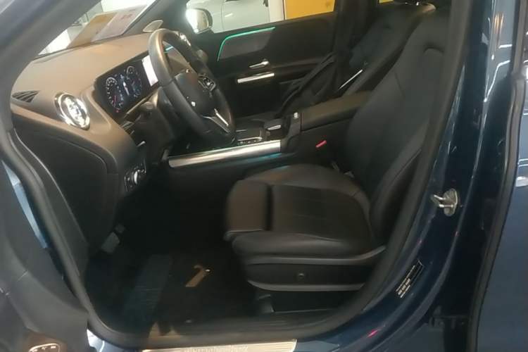 Used Mercedes-Benz B-Class 2021 B 200 Fashion Model Left Front Seat