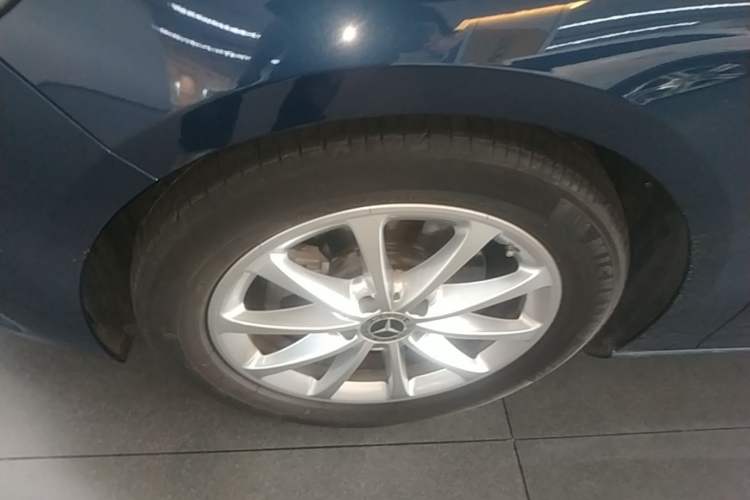 Used Mercedes-Benz B-Class 2021 B 200 Fashion Model Left Front Wheel Hub