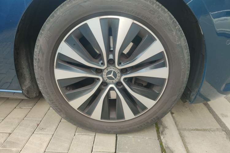 Used Mercedes-Benz B-Class 2021 B 200 Sport Edition Right Front Wheel Hub