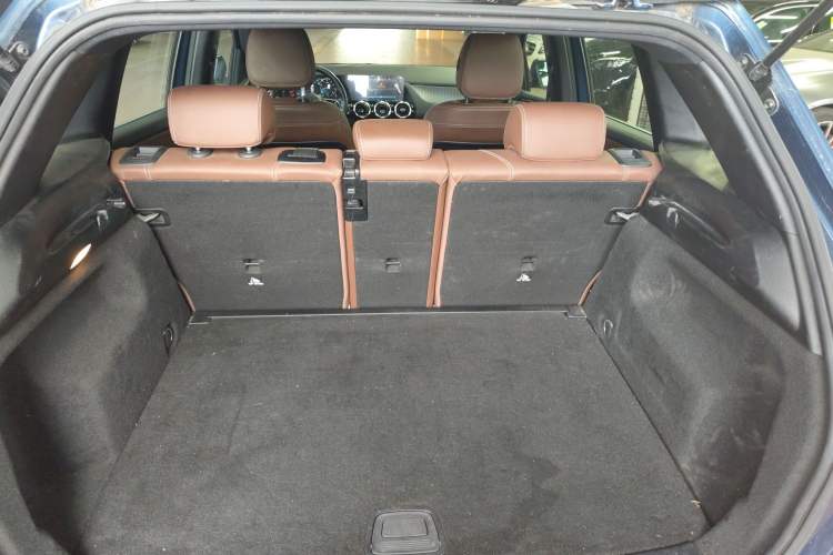 Used Mercedes-Benz B-Class 2021 B 180 Fashion Model Trunk