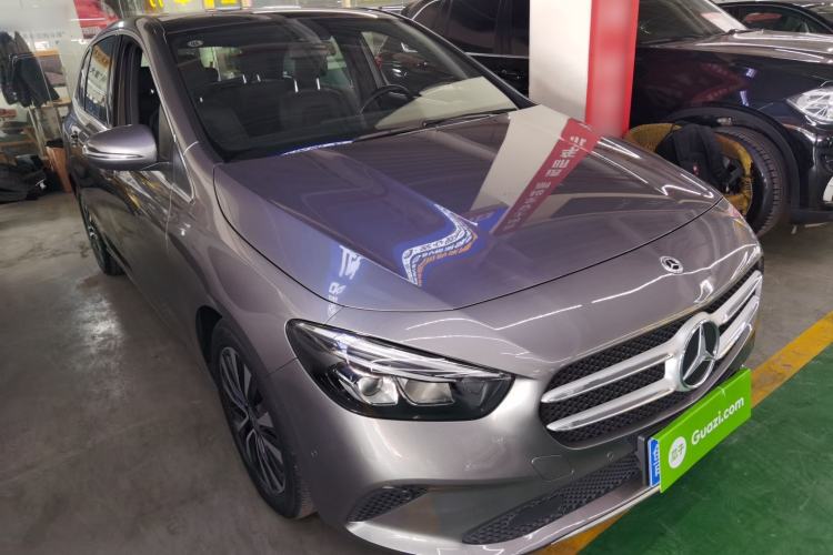 Used Mercedes-Benz B-Class 2021 B 200 Sport Edition Front Right 45 Deg