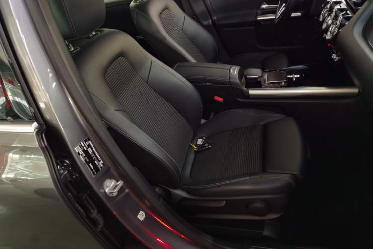 Used Mercedes-Benz B-Class 2021 B 200 Sport Edition Right Front Seat