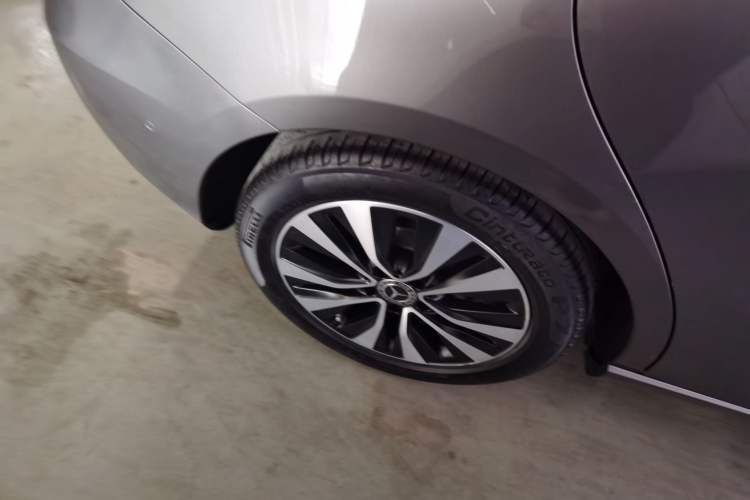 Used Mercedes-Benz B-Class 2021 B 200 Sport Edition Right Rear Wheel Hub