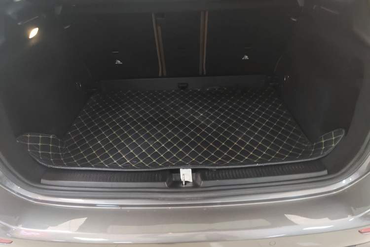 Used Mercedes-Benz B-Class 2021 B 180 Fashion Model Trunk