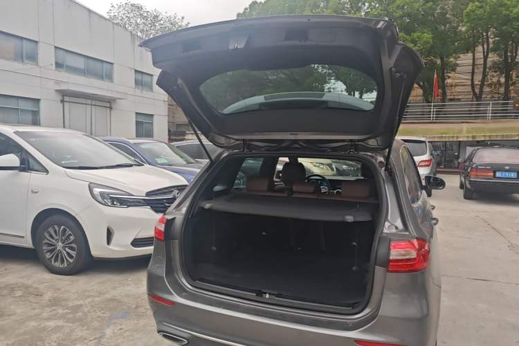 Used Mercedes-Benz B-Class 2021 B 180 Fashion Model Trunk