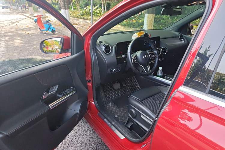 Used Mercedes-Benz B-Class 2021 B 200 Sport Edition Driver Seat