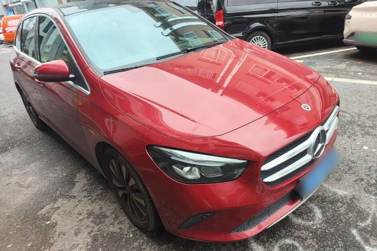 Used Mercedes-Benz B-Class 2021 B 200 Sport Edition Front Right 45 Deg