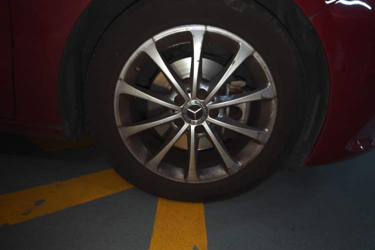 Used Mercedes-Benz B-Class 2021 B 200 Fashion Model Right Front Wheel Hub
