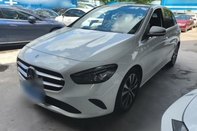 Ojetý Mercedes-Benz B-Class 2021 B 200 Sport Edition