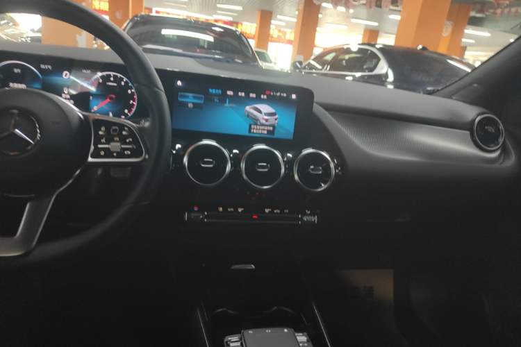 Used Mercedes-Benz B-Class 2021 B 200 Sport Edition Audio And AC Panel