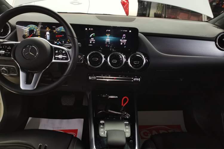 Used Mercedes-Benz B-Class 2021 B 200 Sport Edition Audio And AC Panel