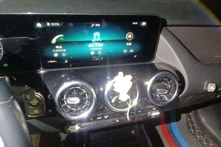 Used Mercedes-Benz B-Class 2021 B 200 Sport Edition Audio And AC Panel