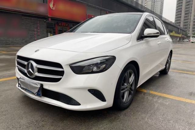 Ojetý Mercedes-Benz B-Class 2021 B 200 Sport Edition
