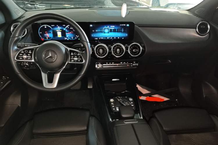 Used Mercedes-Benz B-Class 2021 B 180 Fashion Model Center Console